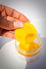 Load image into Gallery viewer, Turmeric &amp; Kojic Brightening Pads
